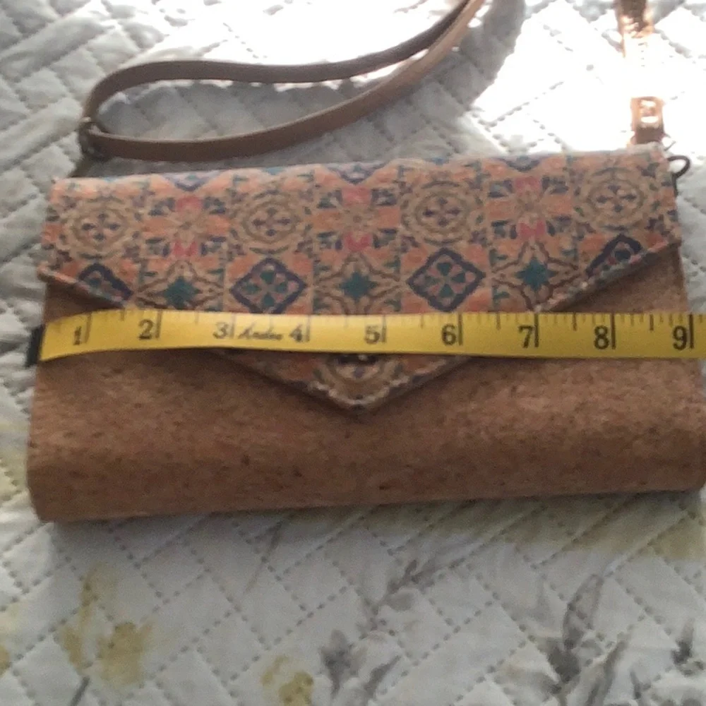 CORK ENVELOPE CROSSBODY BAG